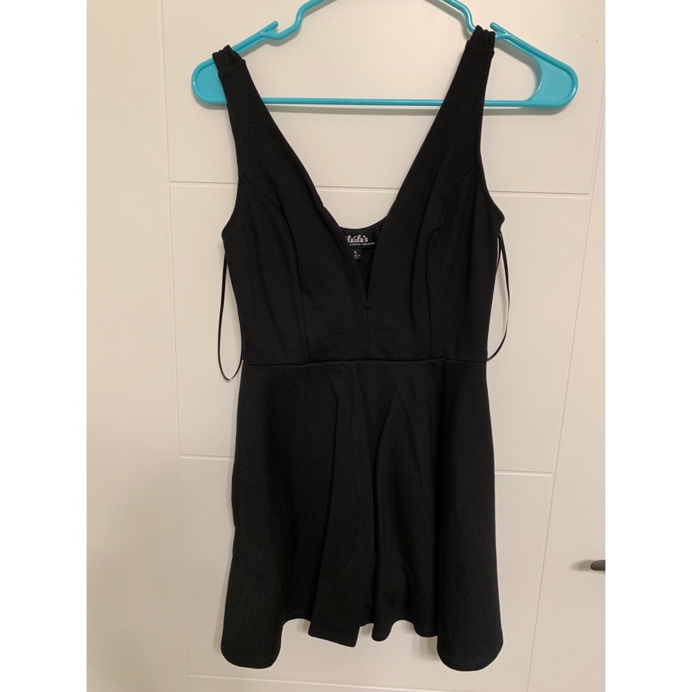 Black Lulu’s dress
